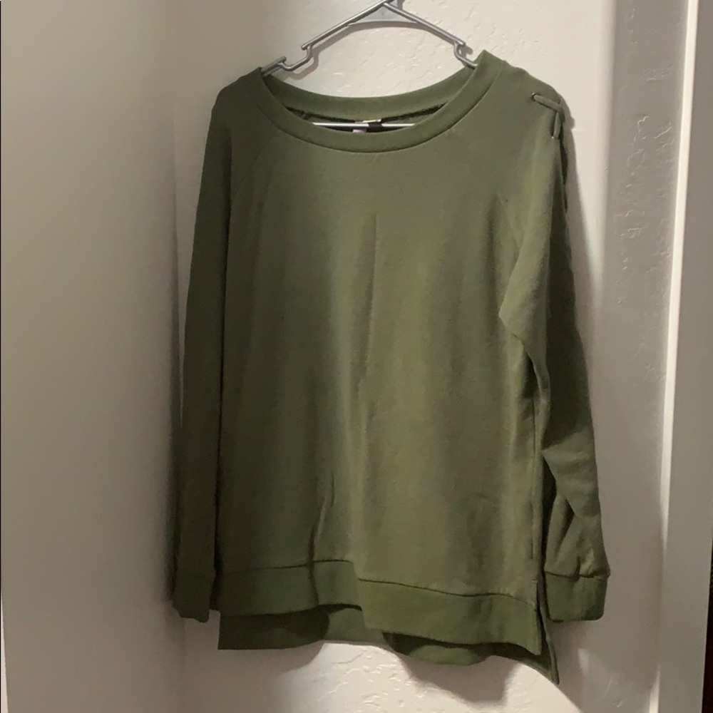 Soft, stretchy comfortable sweater.